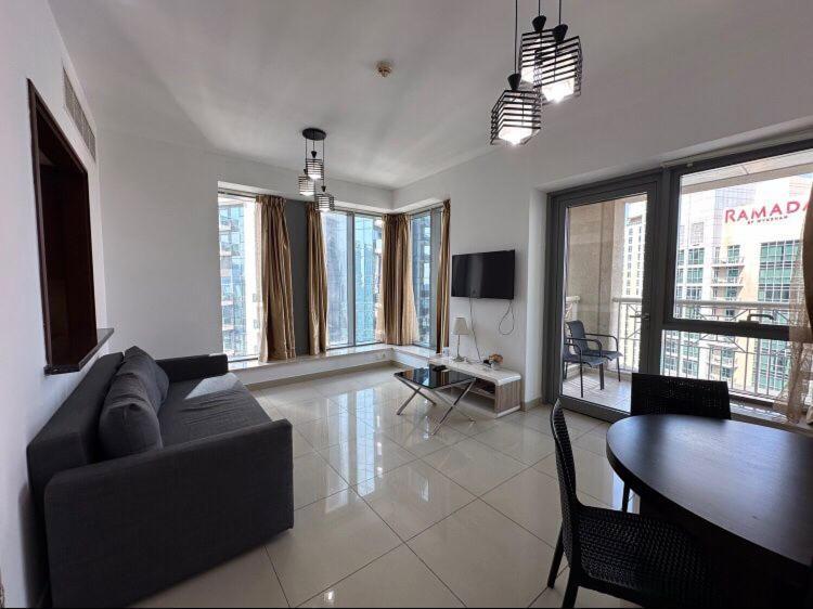 דובאי Downtown Apartments With Fountain And Burj Khalifa View מראה חיצוני תמונה